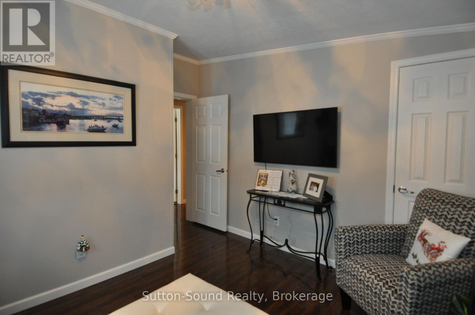 144 Rosewood Drive, Georgian Bluffs, Ontario  N4K 5N5 - Photo 12 - X12655698