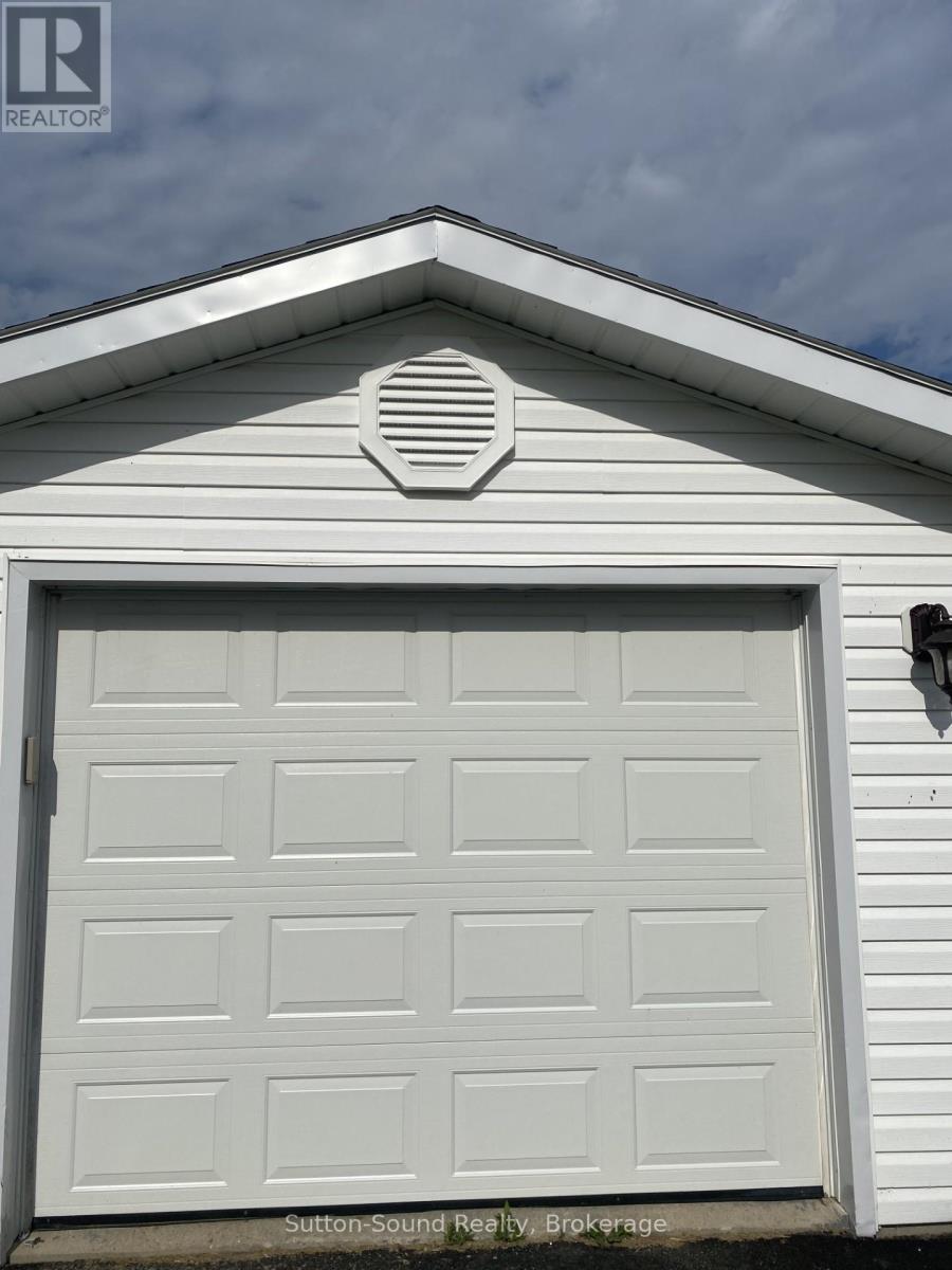 144 Rosewood Drive, Georgian Bluffs, Ontario  N4K 5N5 - Photo 27 - X12655698