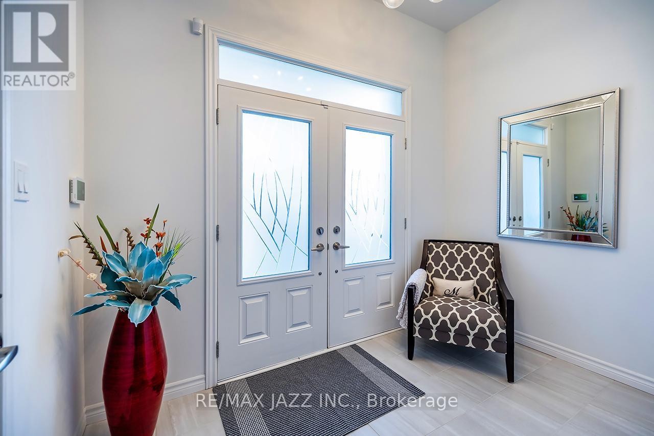 10 Thomas Bird Street, Clarington, Ontario  L1C 7C9 - Photo 3 - E12655676