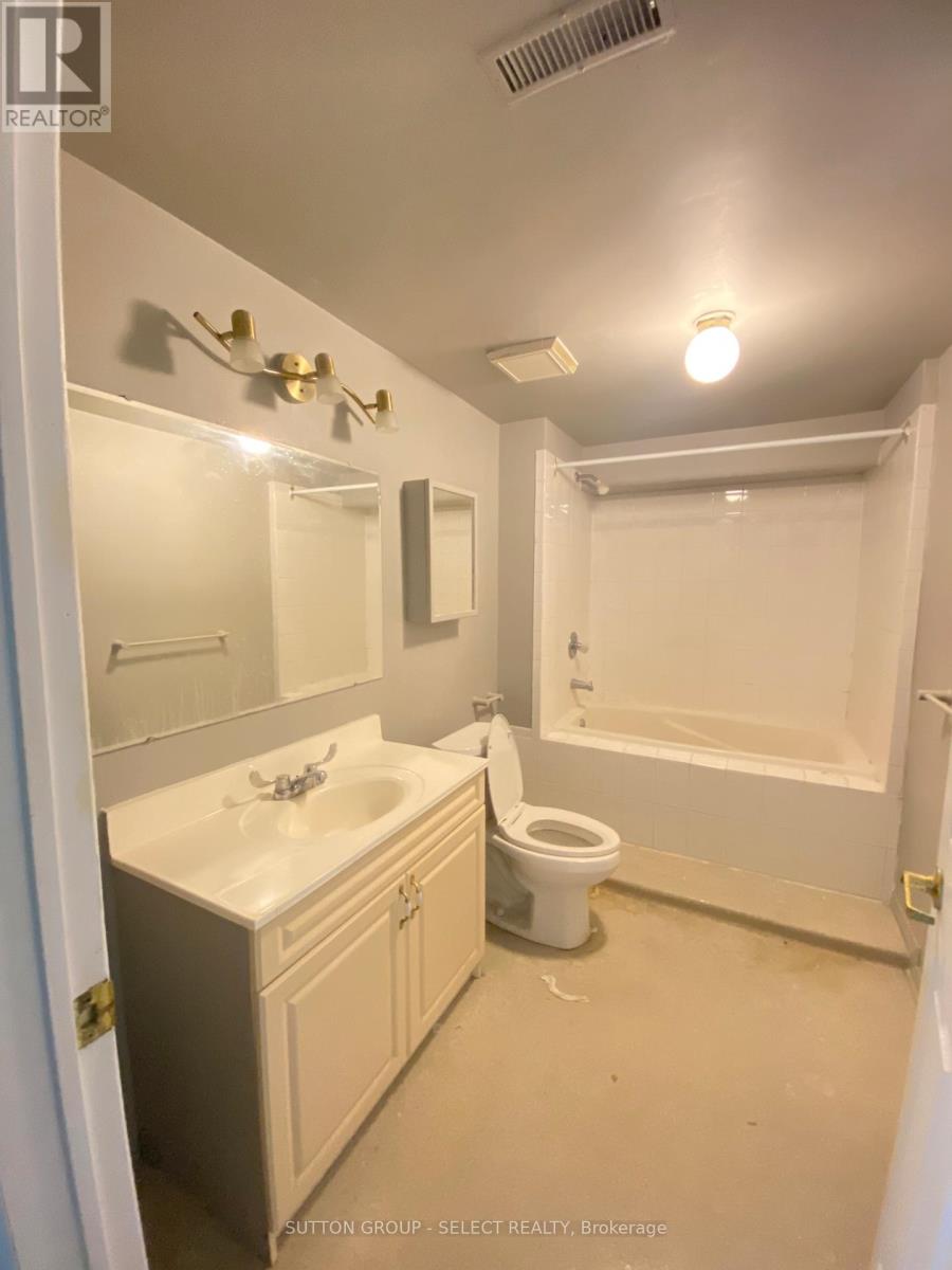 Lower - 126 St Bees Court, London North, Ontario  N6G 4C1 - Photo 5 - X12655704