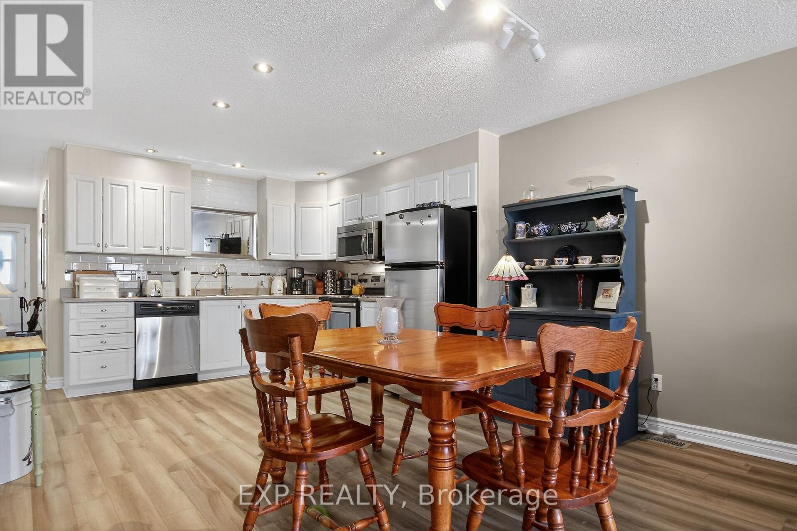 318 Finner Court, Mississippi Mills, Ontario  K0A 1A0 - Photo 11 - X12655664