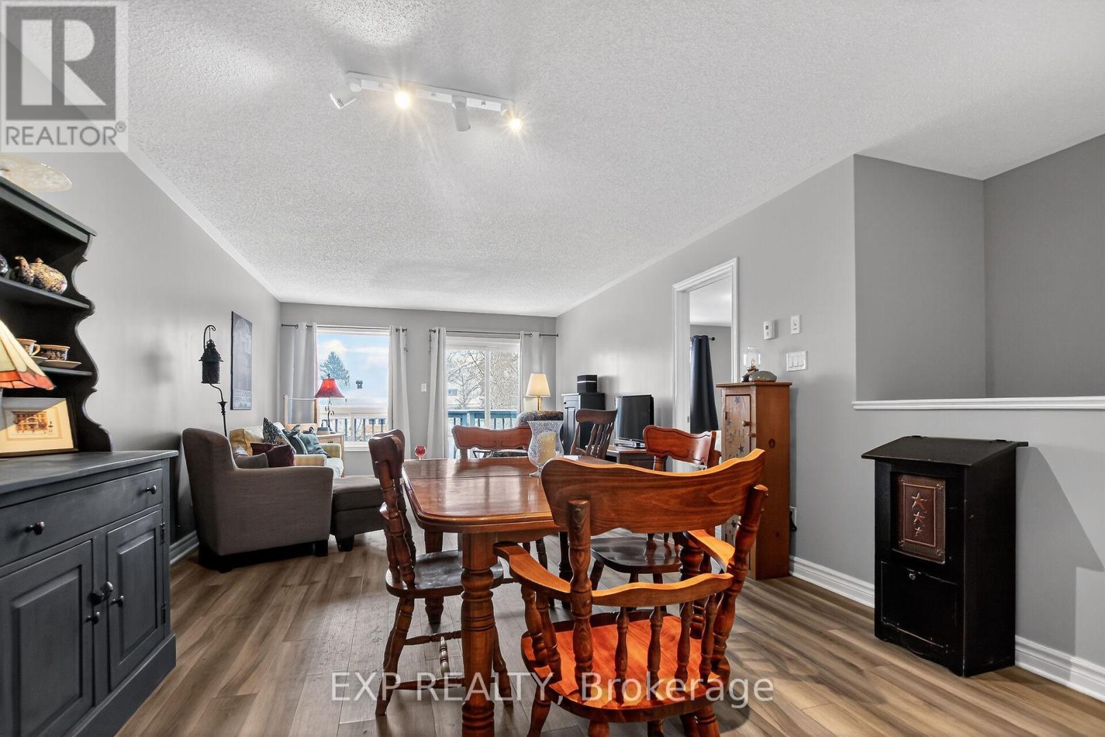 318 Finner Court, Mississippi Mills, Ontario  K0A 1A0 - Photo 15 - X12655664