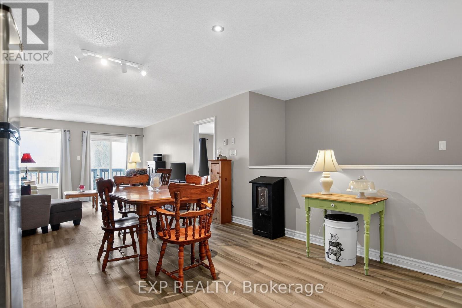 318 Finner Court, Mississippi Mills, Ontario  K0A 1A0 - Photo 16 - X12655664