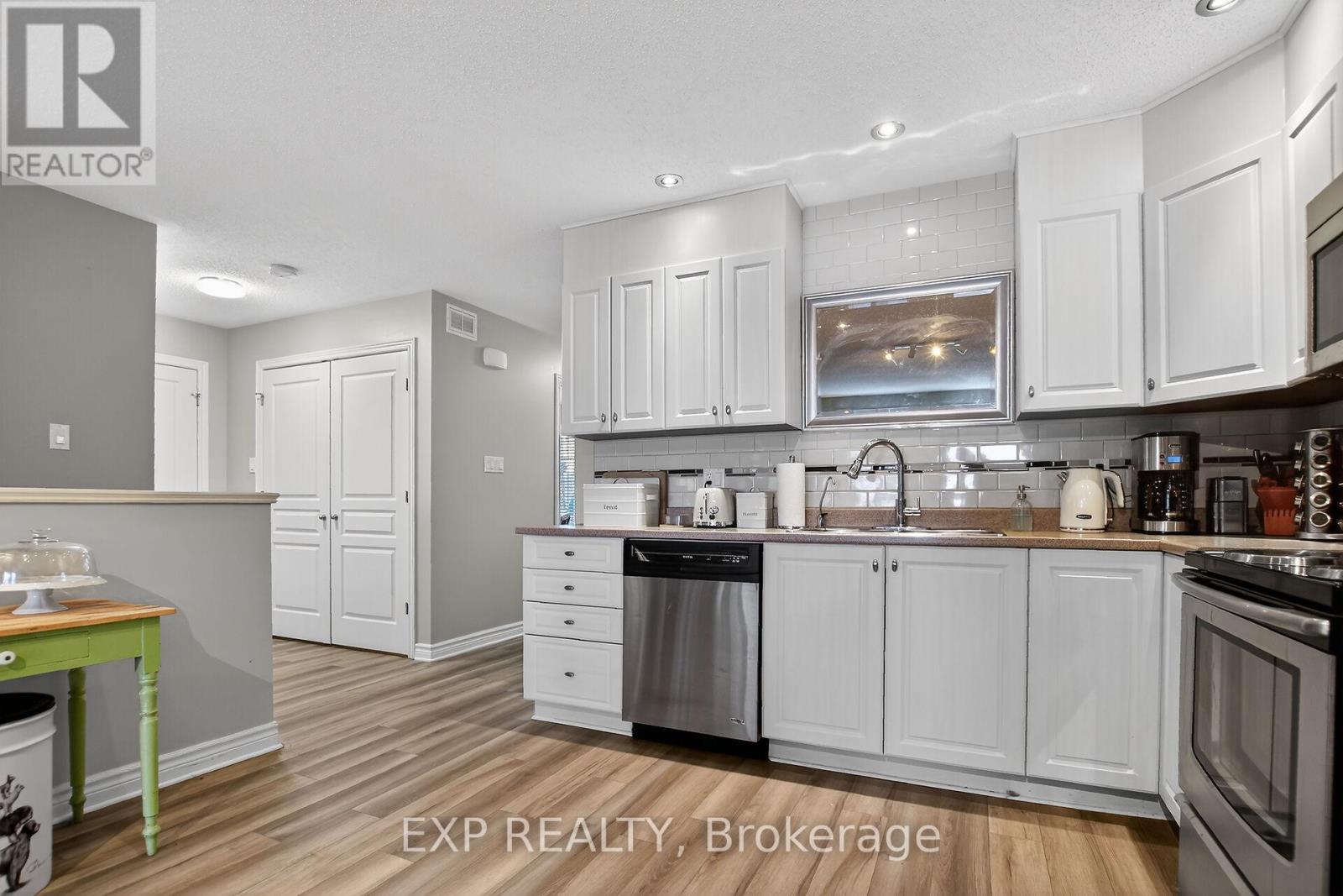 318 Finner Court, Mississippi Mills, Ontario  K0A 1A0 - Photo 8 - X12655664