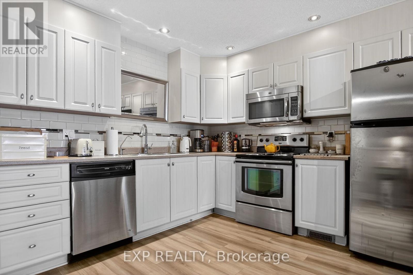 318 Finner Court, Mississippi Mills, Ontario  K0A 1A0 - Photo 9 - X12655664