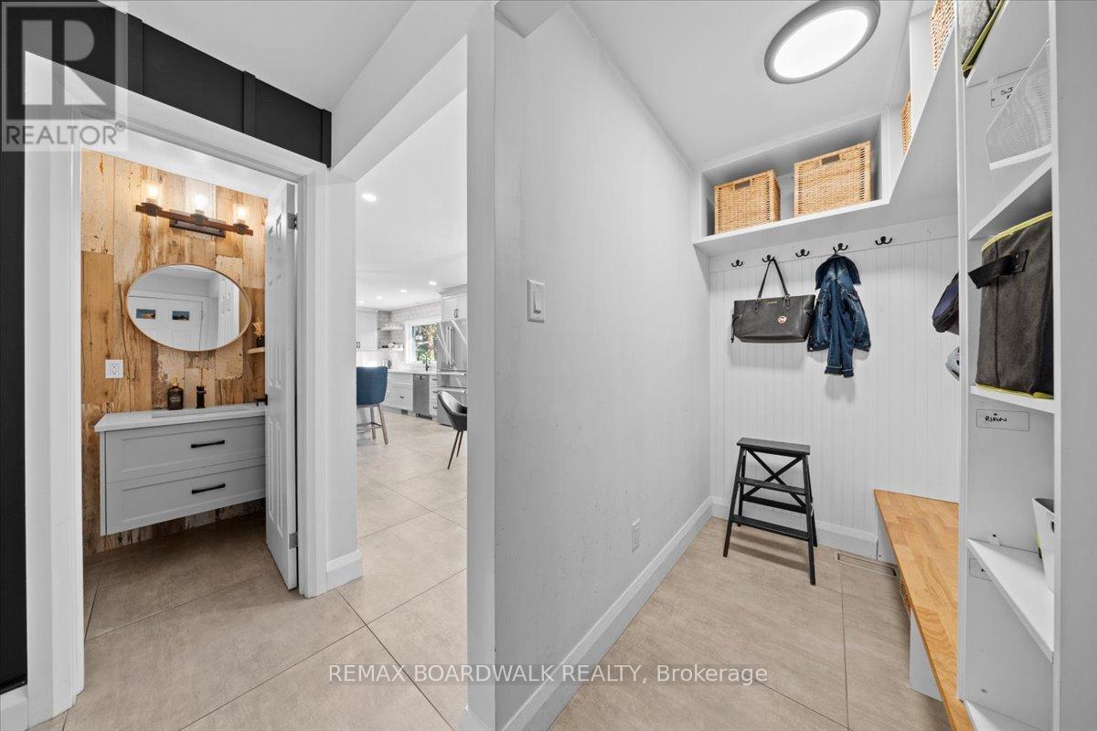 7 Gagnon Court, Ottawa, Ontario  K2K 1A7 - Photo 5 - X12655756