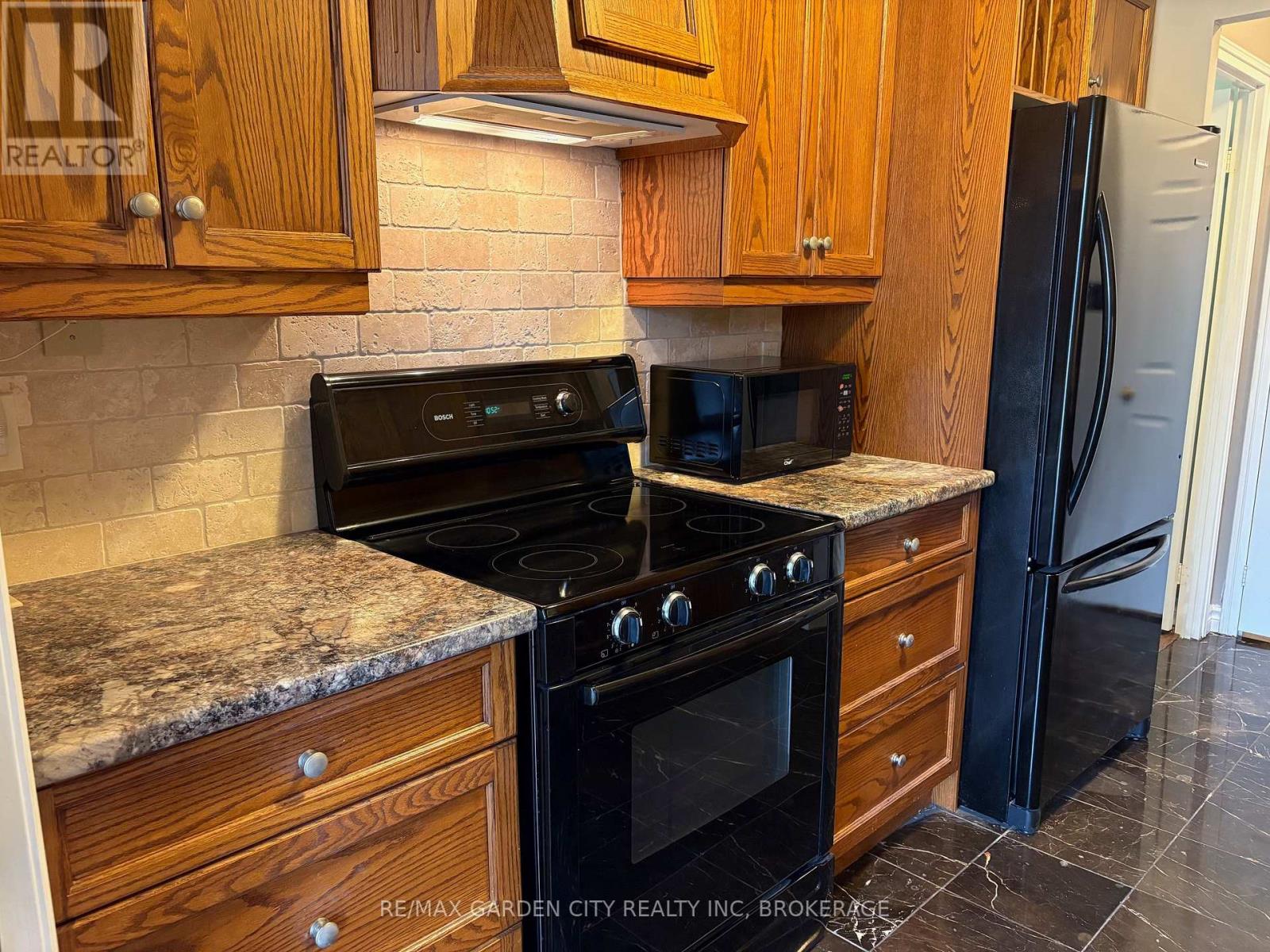 207 - 162 Martindale Road, St. Catharines, Ontario  L2S 3S4 - Photo 10 - X12655716