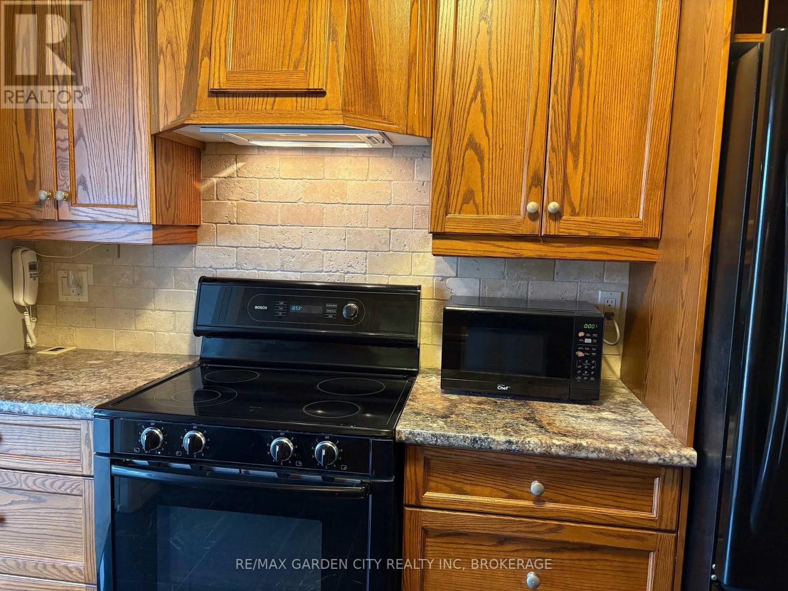 207 - 162 Martindale Road, St. Catharines, Ontario  L2S 3S4 - Photo 11 - X12655716