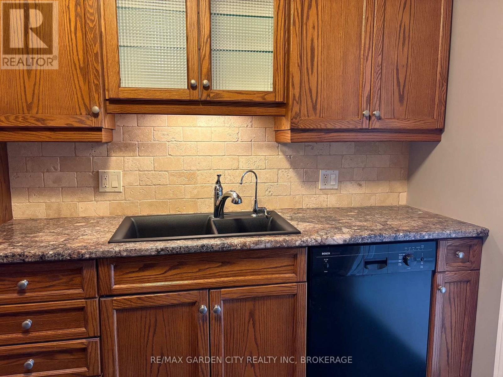 207 - 162 Martindale Road, St. Catharines, Ontario  L2S 3S4 - Photo 12 - X12655716