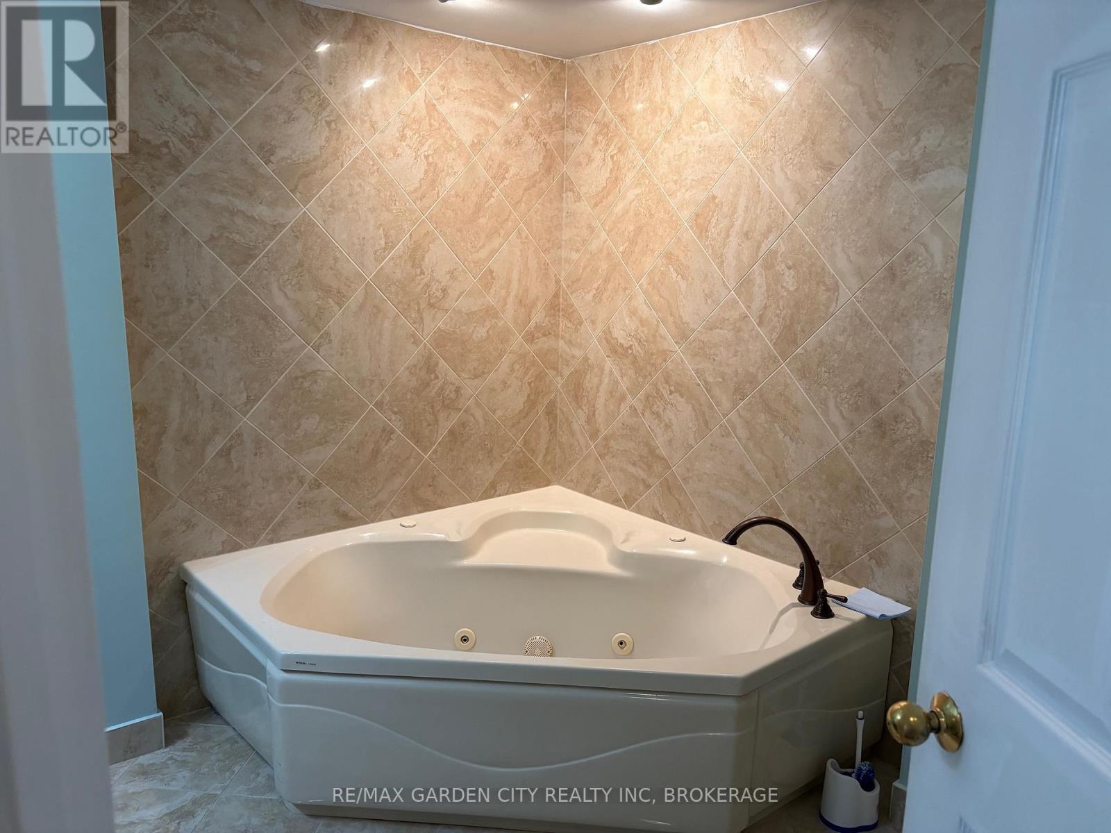 207 - 162 Martindale Road, St. Catharines, Ontario  L2S 3S4 - Photo 17 - X12655716