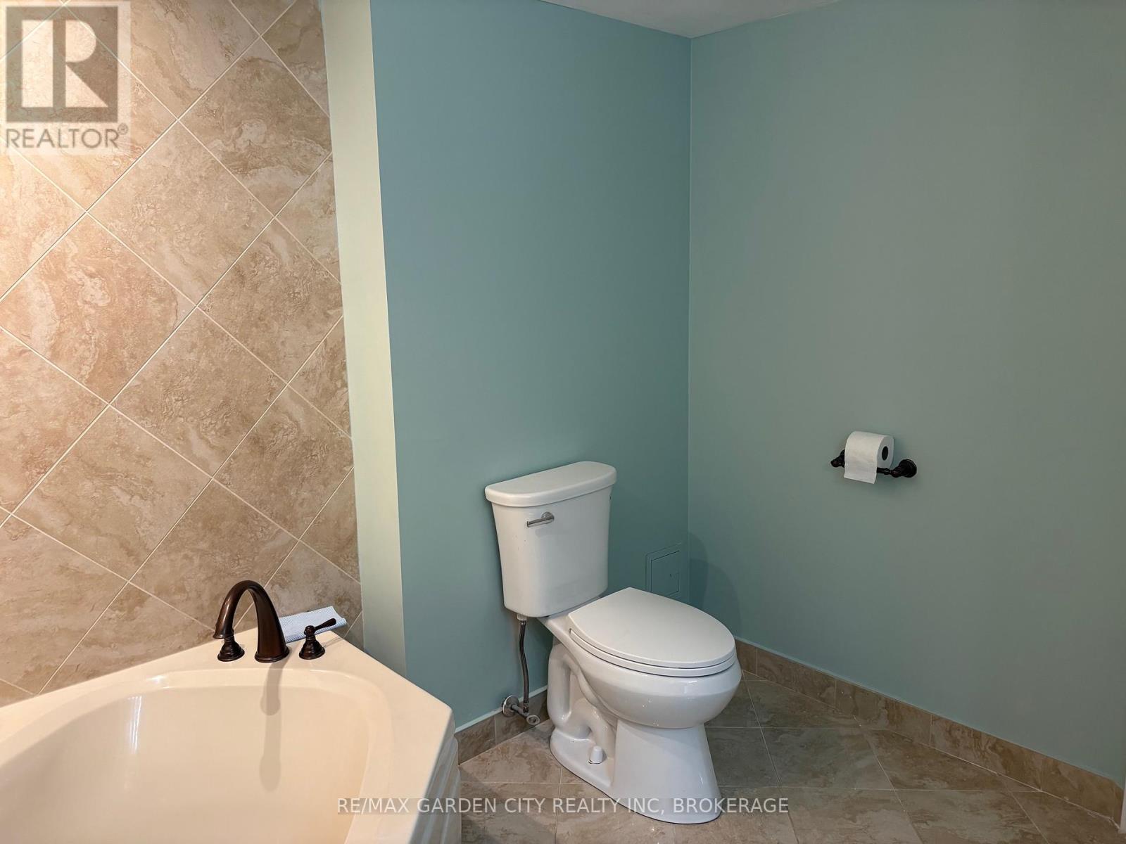 207 - 162 Martindale Road, St. Catharines, Ontario  L2S 3S4 - Photo 18 - X12655716