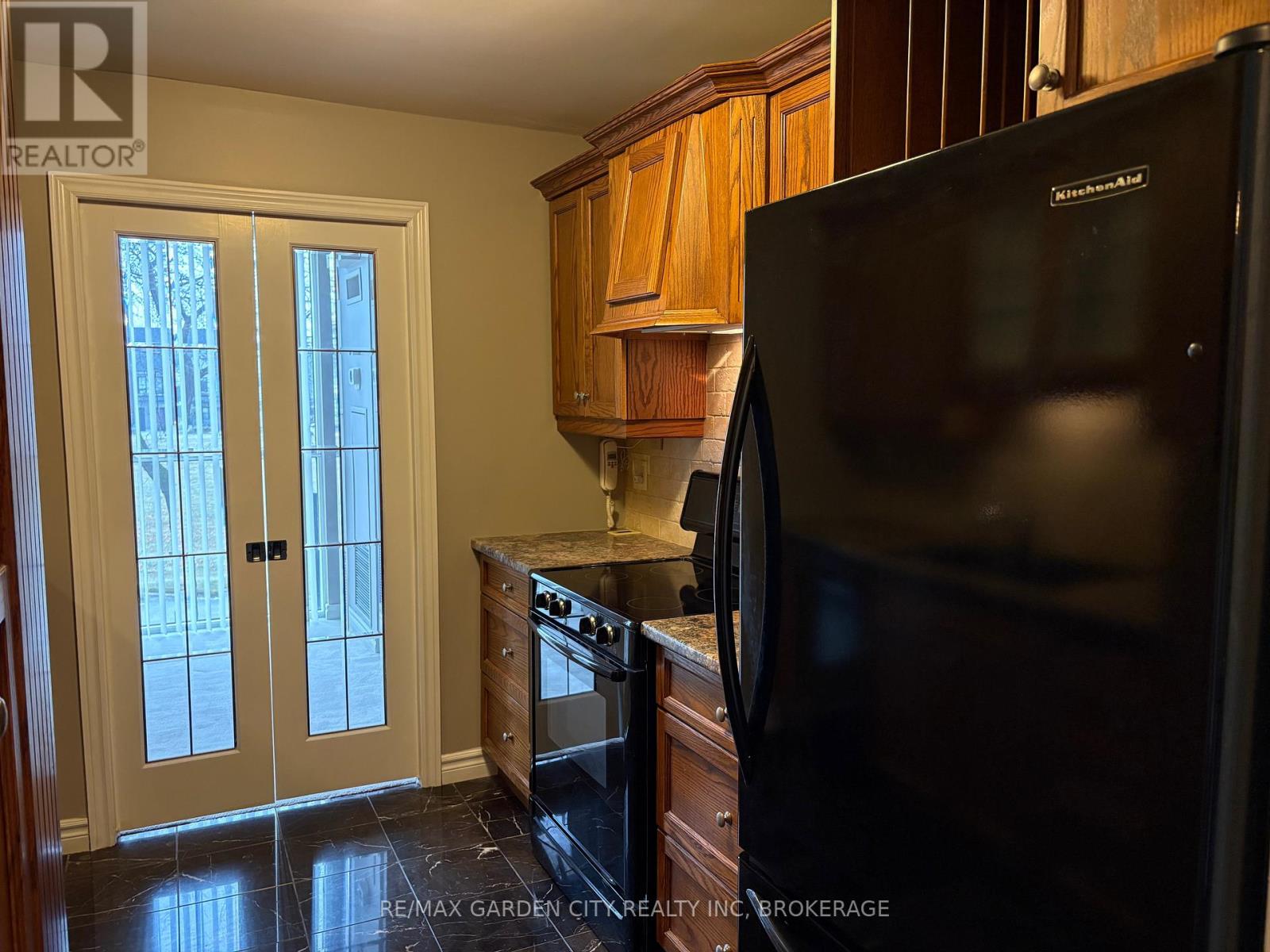 207 - 162 Martindale Road, St. Catharines, Ontario  L2S 3S4 - Photo 9 - X12655716