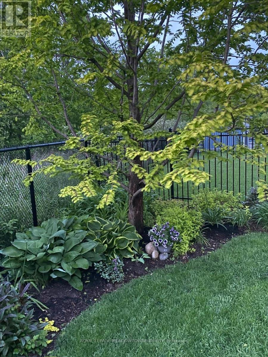 633 Wettlaufer Terrace, Milton, Ontario  L9T 8N1 - Photo 43 - W12604070