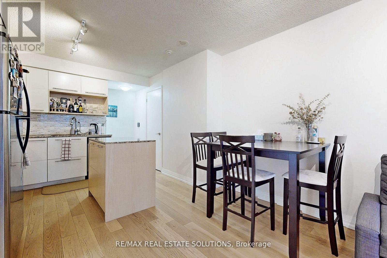 710 - 25 Carlton Street, Toronto, Ontario  M5B 1L4 - Photo 11 - C12655660