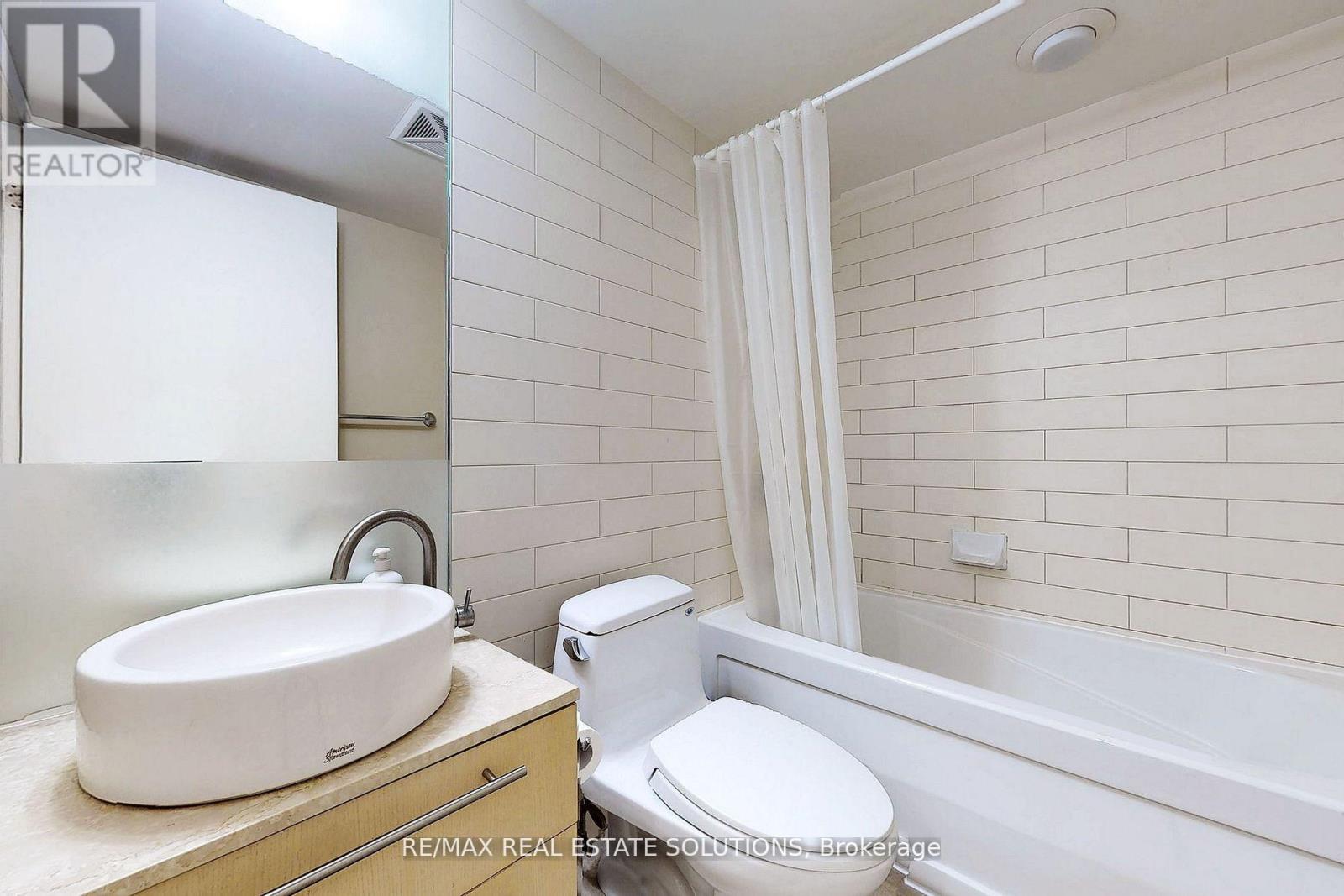 710 - 25 Carlton Street, Toronto, Ontario  M5B 1L4 - Photo 18 - C12655660