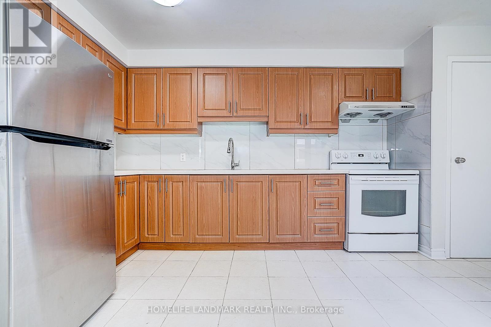 48 Green Spring Drive, Toronto, Ontario  M1V 2B1 - Photo 4 - E12655768