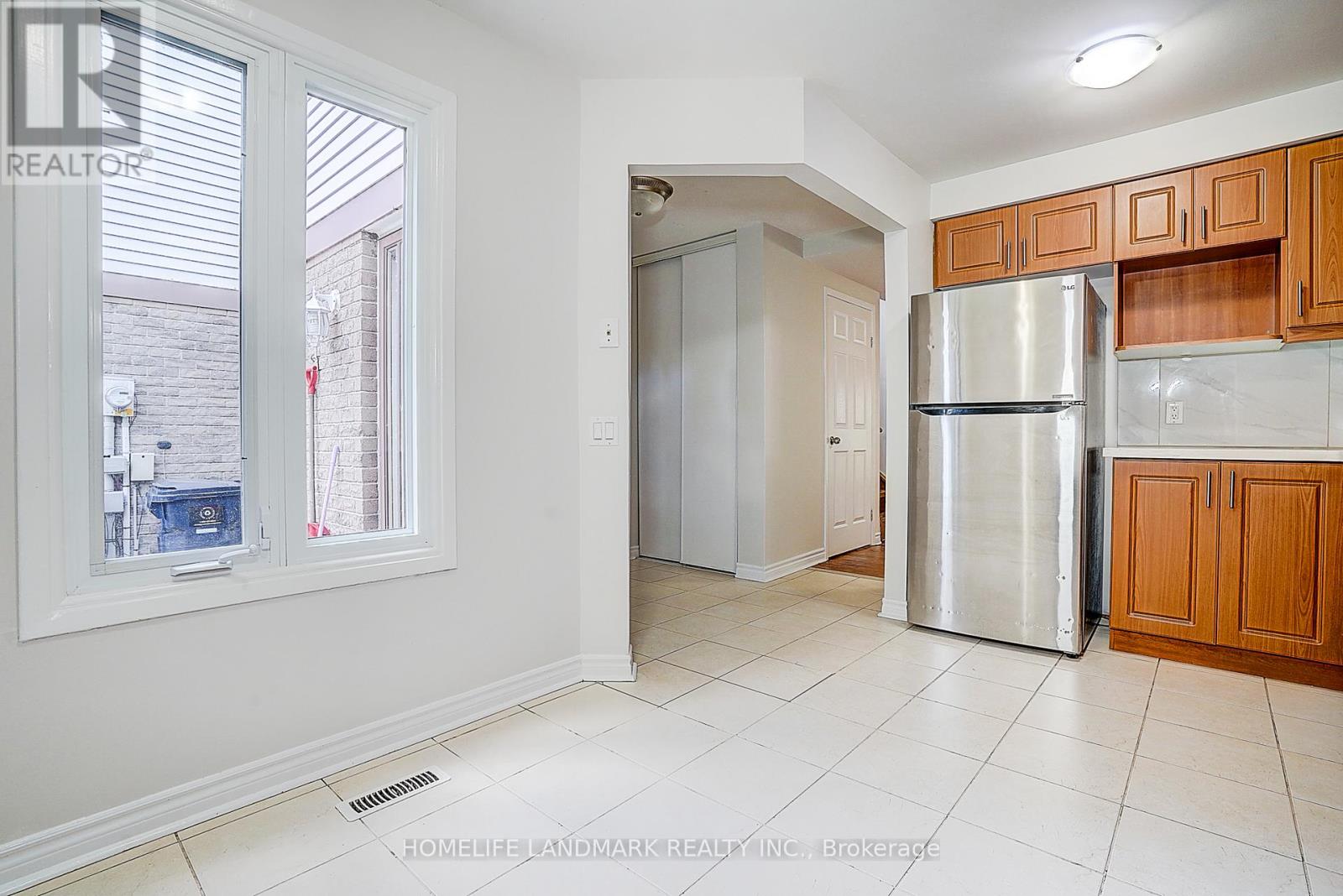 48 Green Spring Drive, Toronto, Ontario  M1V 2B1 - Photo 8 - E12655768