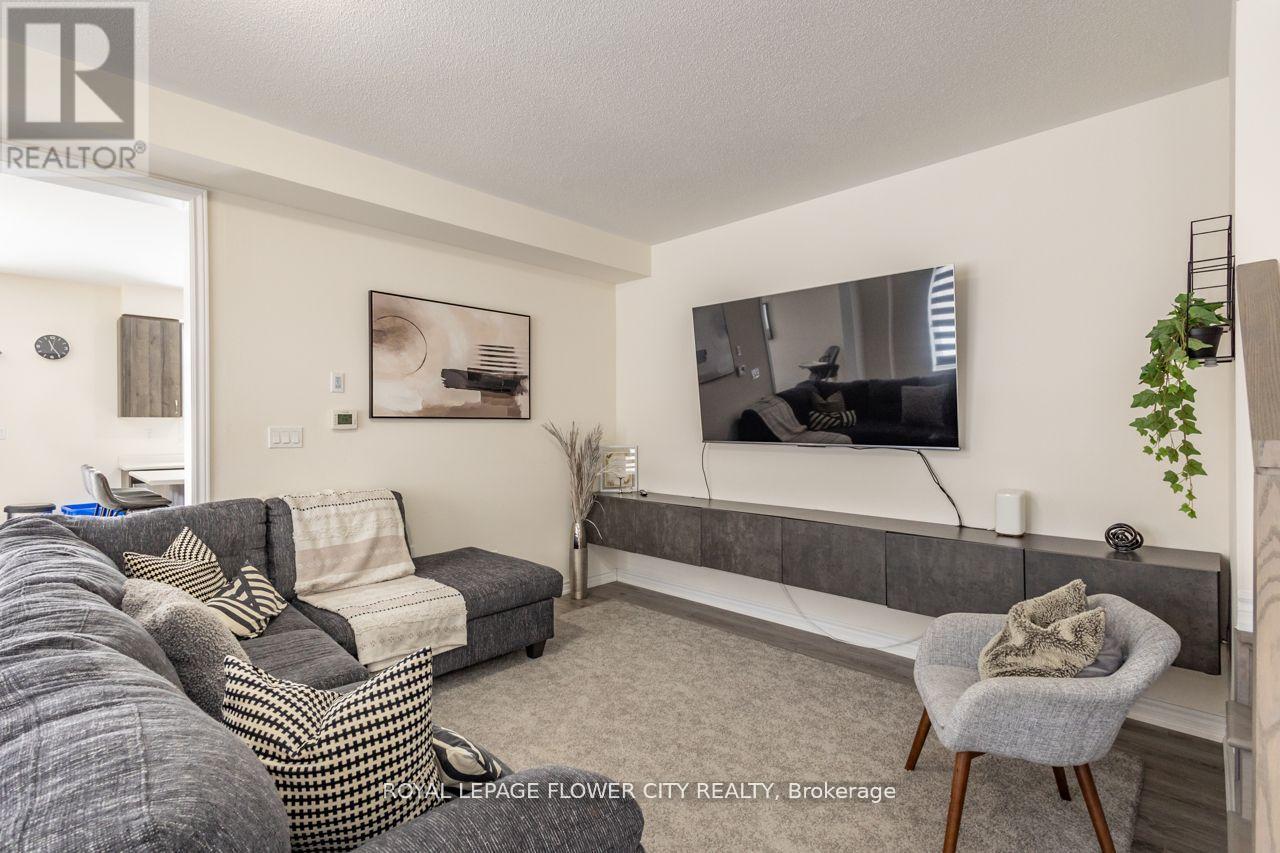 13 Ferragine Crescent, Bradford West Gwillimbury, Ontario  L3Z 2A6 - Photo 14 - N12655674