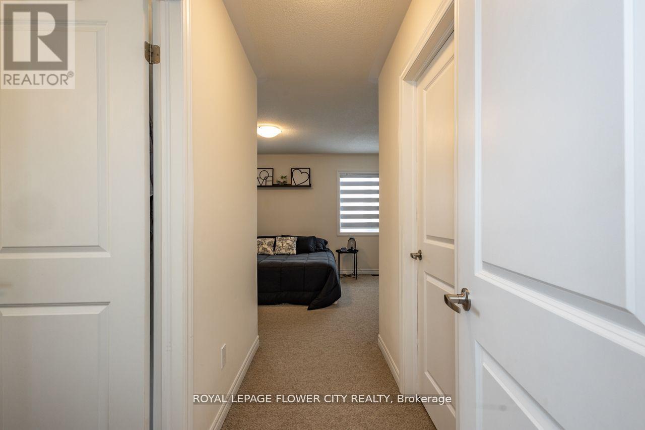 13 Ferragine Crescent, Bradford West Gwillimbury, Ontario  L3Z 2A6 - Photo 22 - N12655674