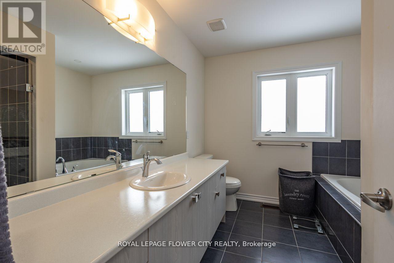 13 Ferragine Crescent, Bradford West Gwillimbury, Ontario  L3Z 2A6 - Photo 25 - N12655674