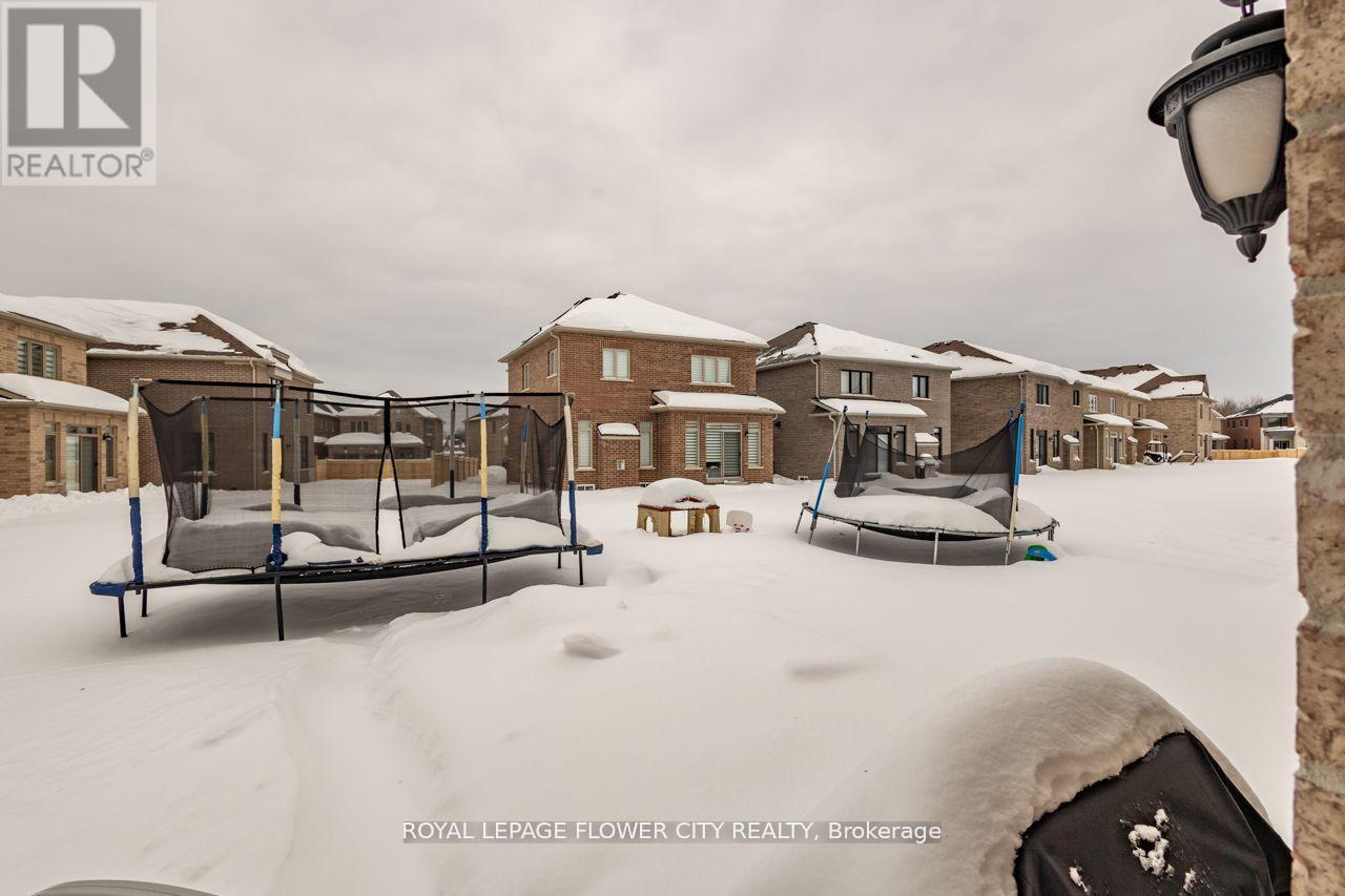 13 Ferragine Crescent, Bradford West Gwillimbury, Ontario  L3Z 2A6 - Photo 40 - N12655674