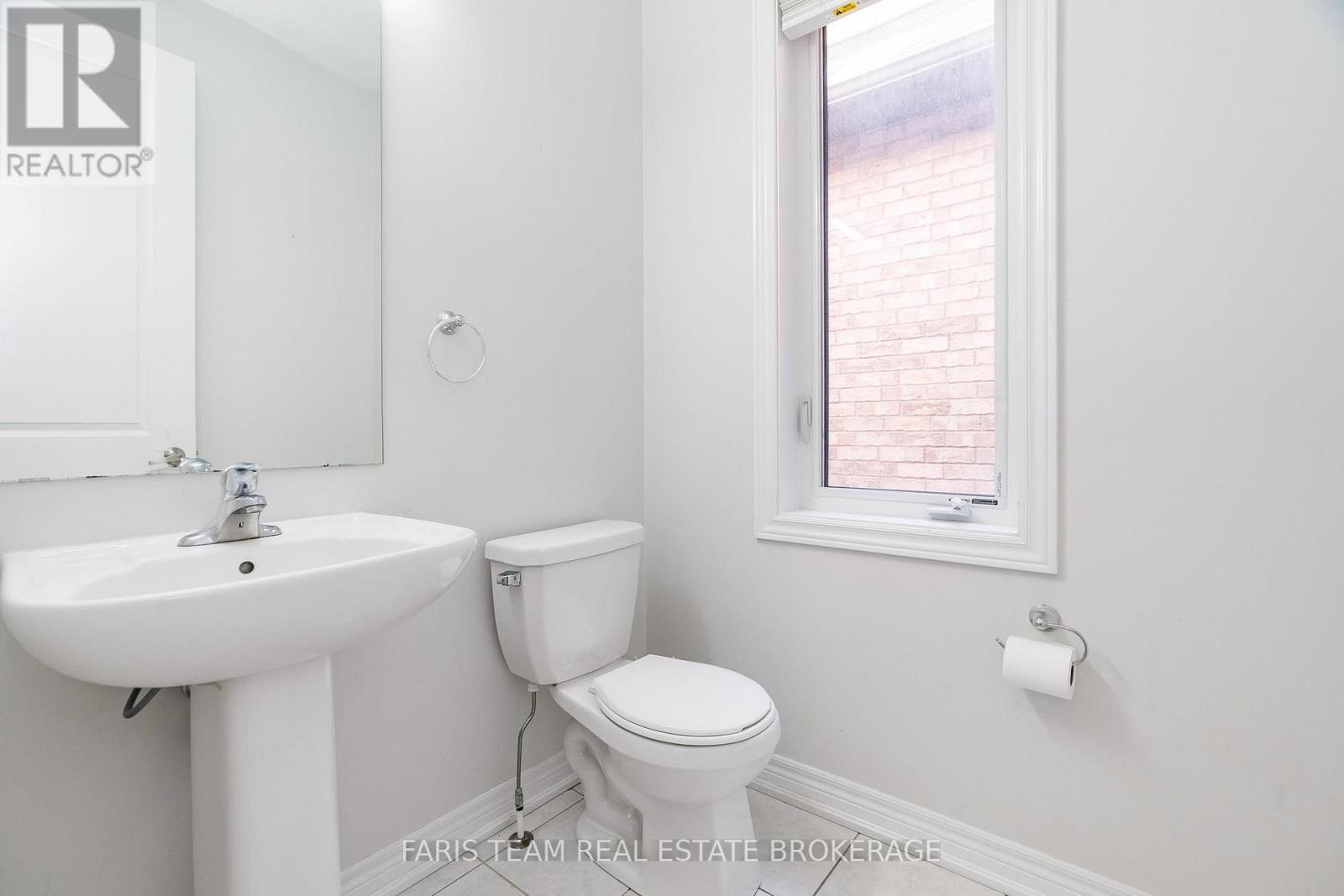 1547 Mcroberts Crescent, Innisfil, Ontario  L9S 0J9 - Photo 21 - N12655684