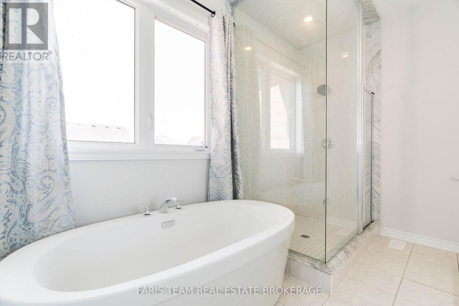 1547 Mcroberts Crescent, Innisfil, Ontario  L9S 0J9 - Photo 26 - N12655684