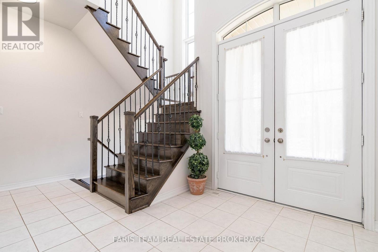 1547 Mcroberts Crescent, Innisfil, Ontario  L9S 0J9 - Photo 6 - N12655684