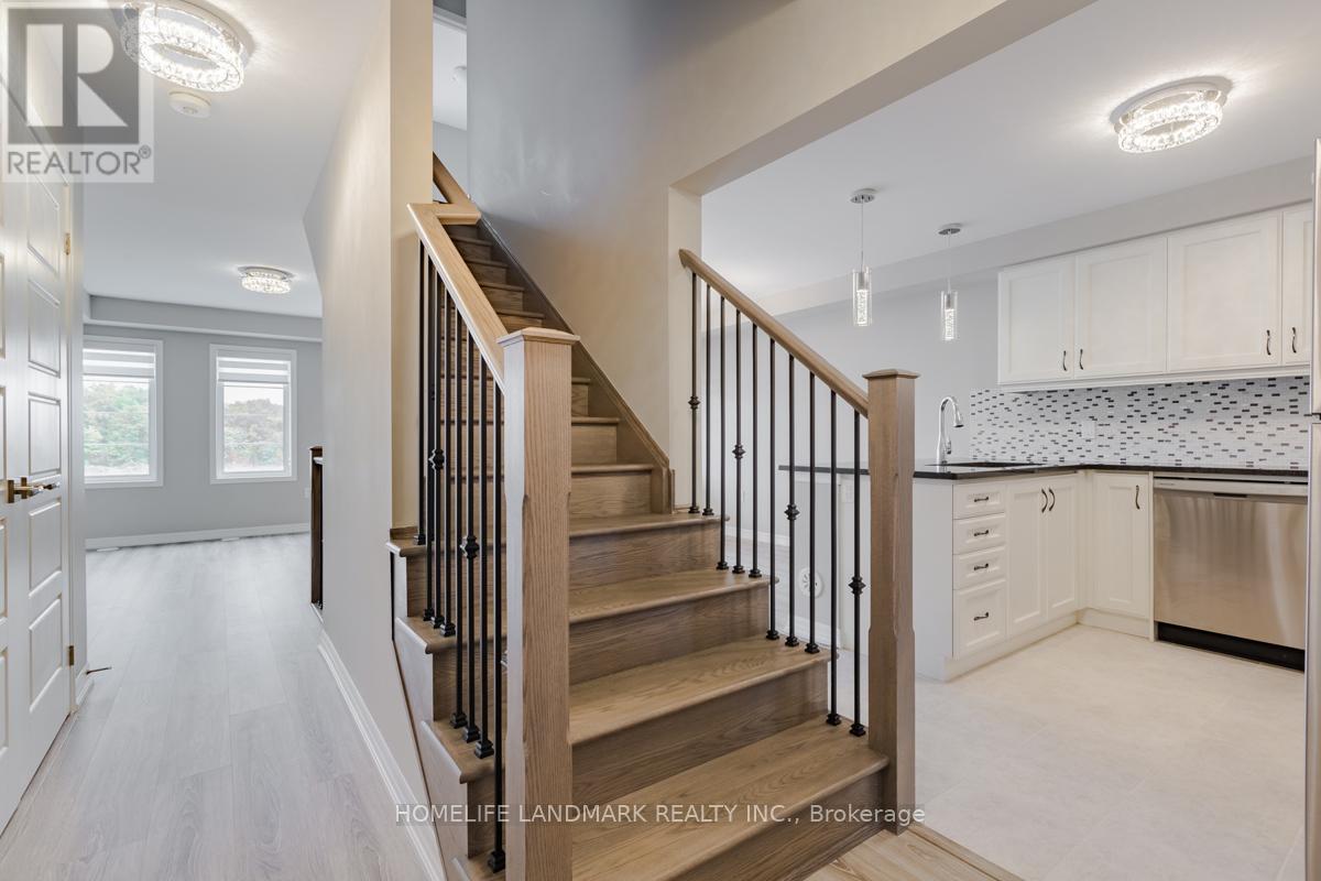 125 Toucan Trail, Oakville, Ontario  L6H 0Y1 - Photo 16 - W12655650