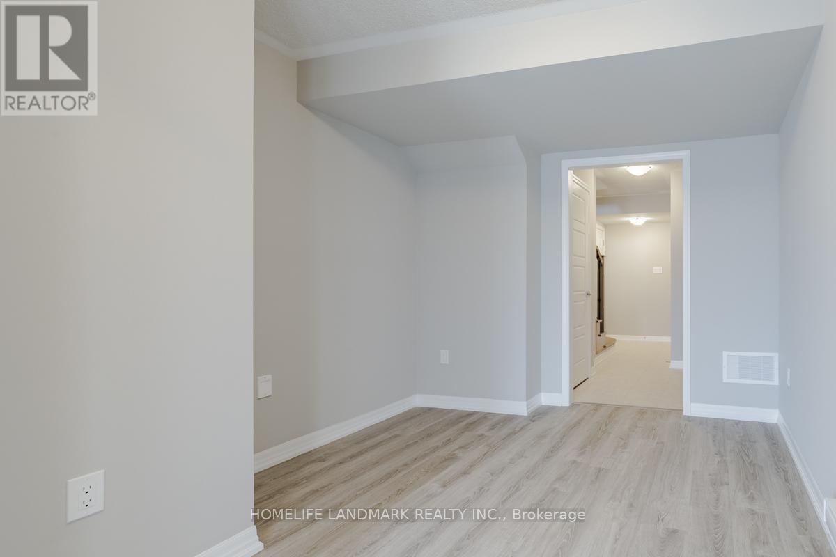 125 Toucan Trail, Oakville, Ontario  L6H 0Y1 - Photo 3 - W12655650