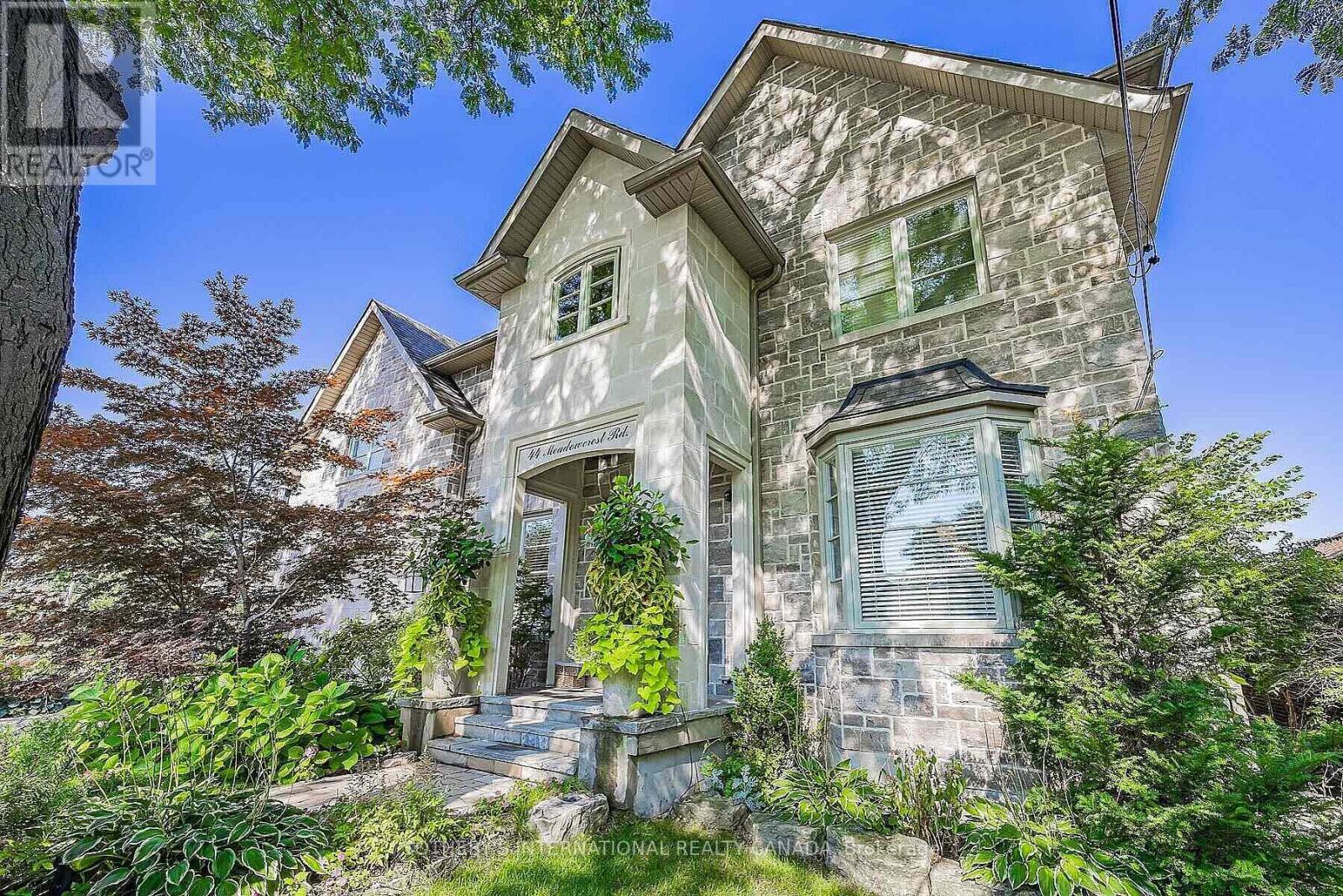 44 Meadowcrest Road, Toronto, Ontario  M8Z 2Y7 - Photo 2 - W12655666