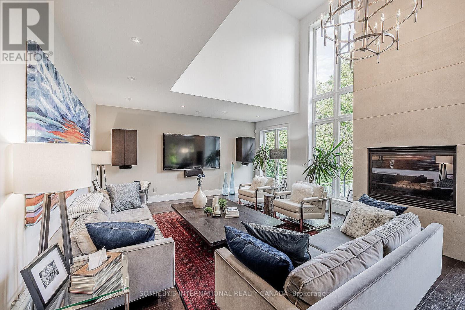 44 Meadowcrest Road, Toronto, Ontario  M8Z 2Y7 - Photo 9 - W12655666