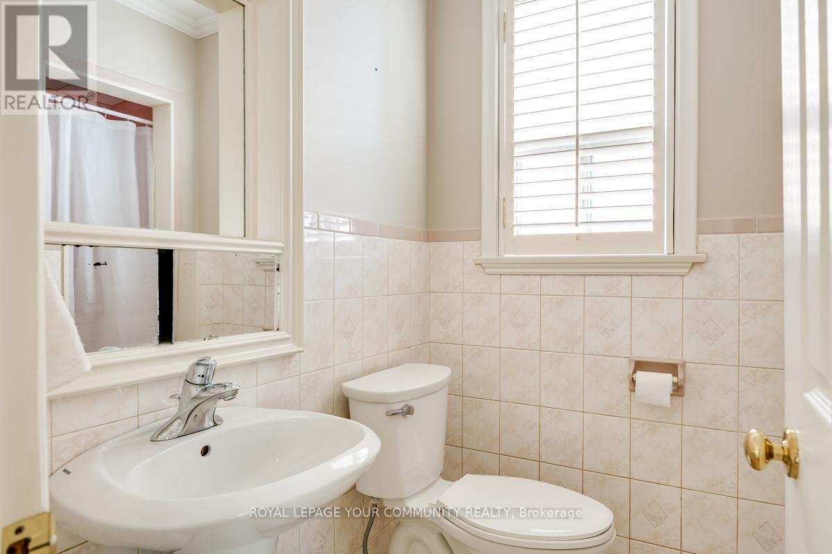 16 Martini Drive, Toronto, Ontario  M6M 4X5 - Photo 17 - W12655686