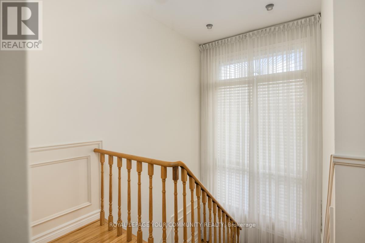 16 Martini Drive, Toronto, Ontario  M6M 4X5 - Photo 18 - W12655686