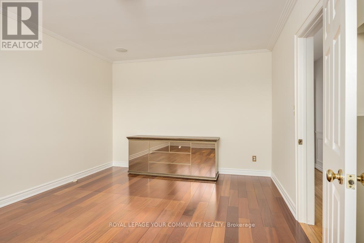 16 Martini Drive, Toronto, Ontario  M6M 4X5 - Photo 21 - W12655686