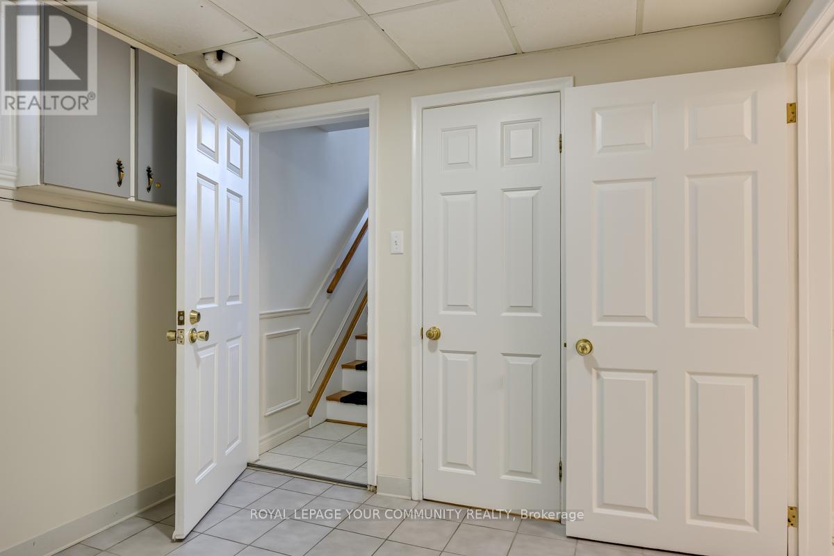 16 Martini Drive, Toronto, Ontario  M6M 4X5 - Photo 28 - W12655686