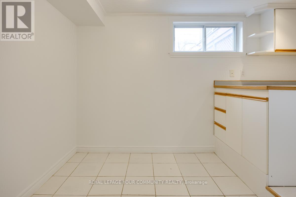 16 Martini Drive, Toronto, Ontario  M6M 4X5 - Photo 33 - W12655686