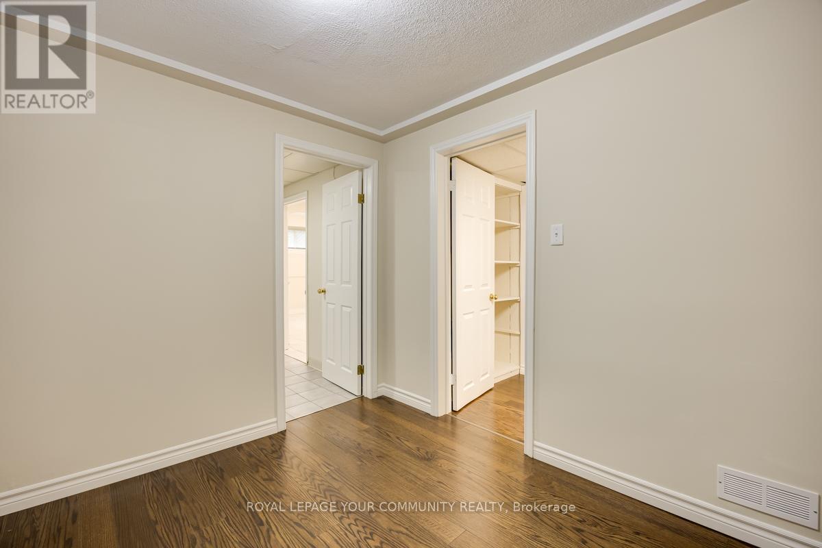 16 Martini Drive, Toronto, Ontario  M6M 4X5 - Photo 36 - W12655686