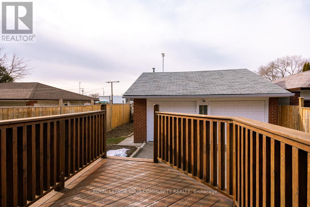 16 Martini Drive, Toronto, Ontario  M6M 4X5 - Photo 38 - W12655686