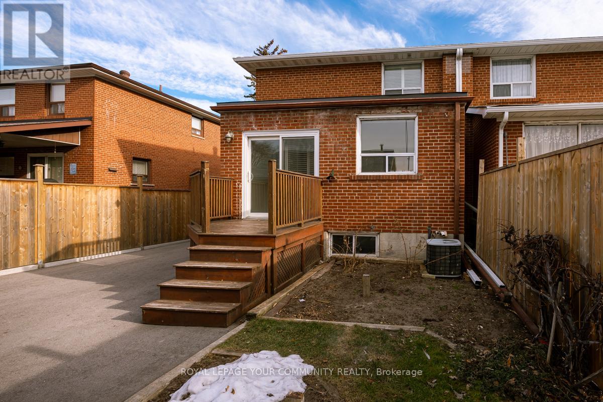 16 Martini Drive, Toronto, Ontario  M6M 4X5 - Photo 41 - W12655686