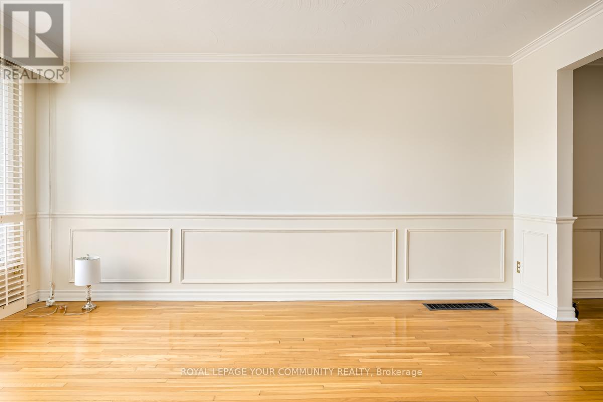 16 Martini Drive, Toronto, Ontario  M6M 4X5 - Photo 6 - W12655686