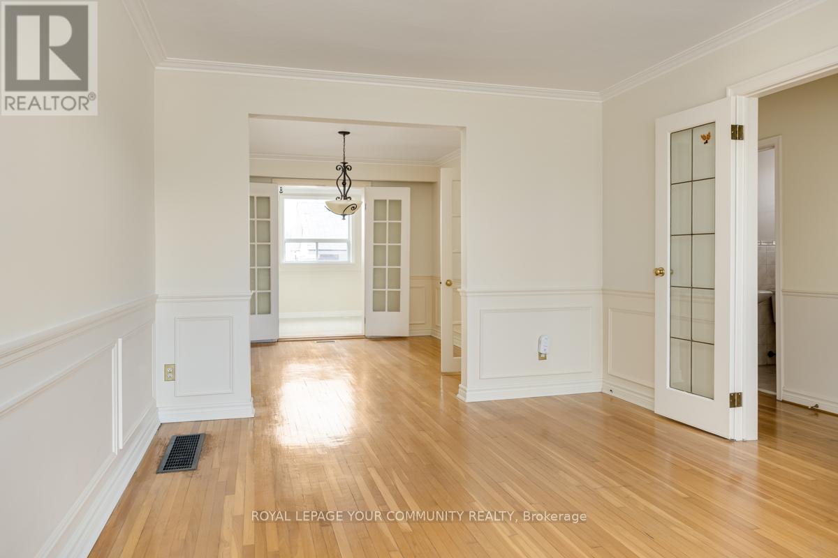 16 Martini Drive, Toronto, Ontario  M6M 4X5 - Photo 7 - W12655686