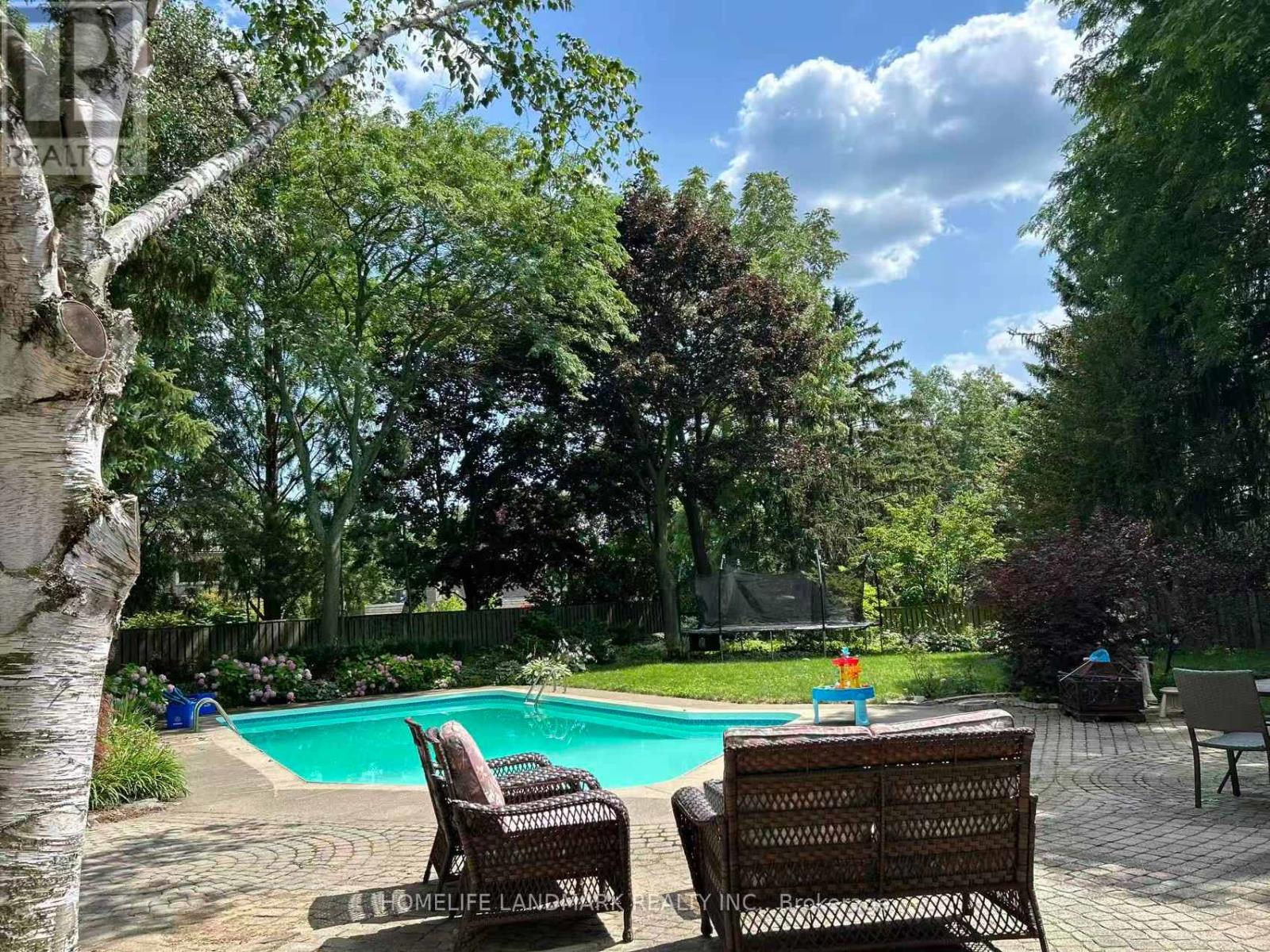 1464 Oakhill Drive, Oakville, Ontario  L6J 1Y5 - Photo 2 - W12655724