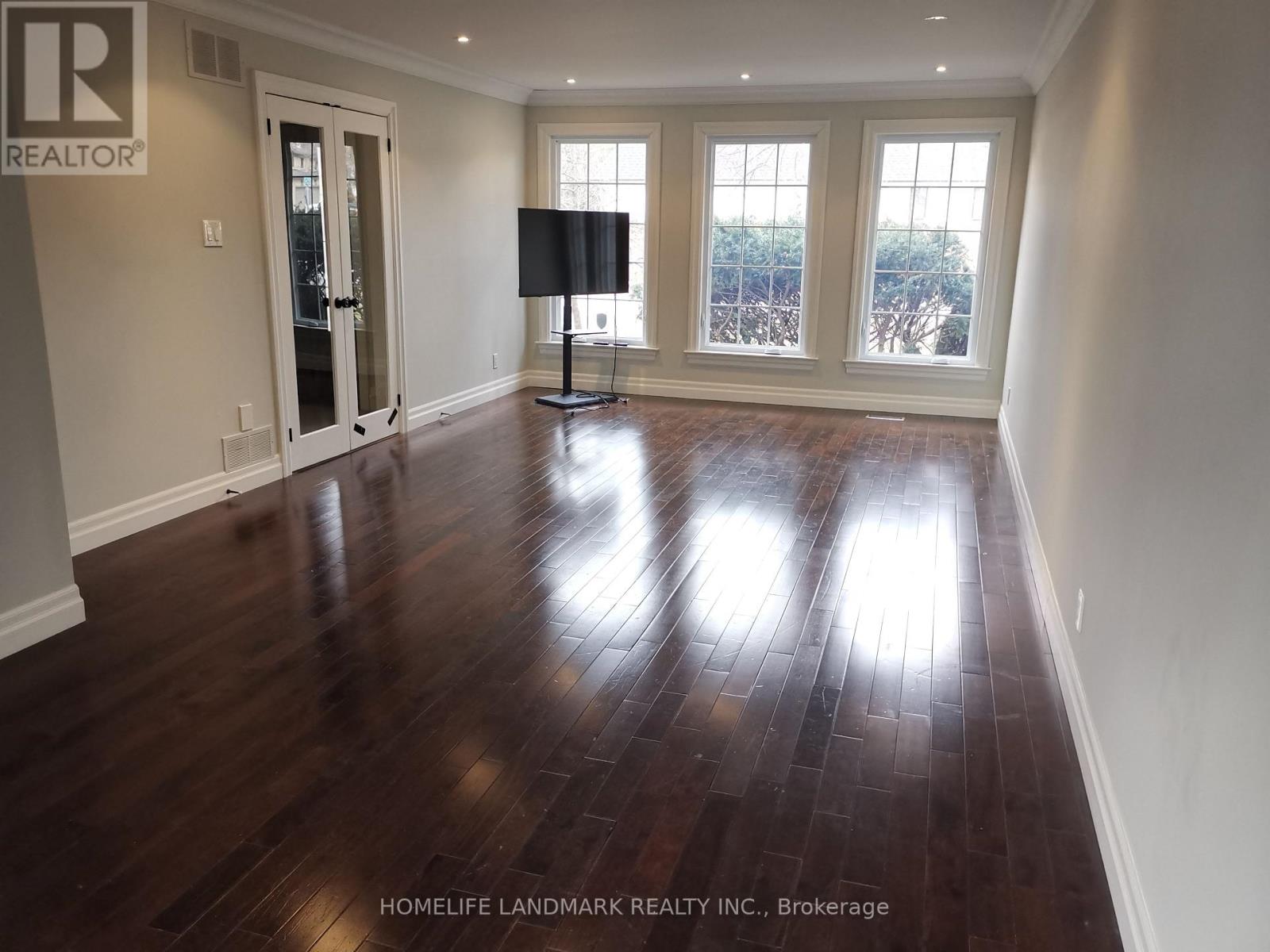 1464 Oakhill Drive, Oakville, Ontario  L6J 1Y5 - Photo 8 - W12655724