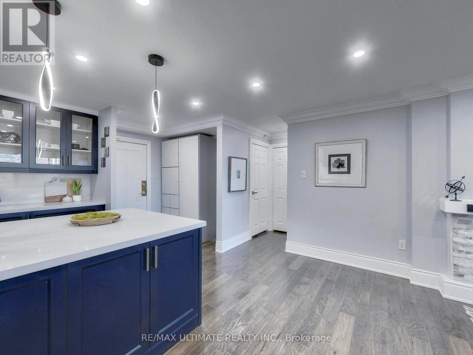 406 - 75 Emmett Avenue, Toronto, Ontario  M6M 5A7 - Photo 10 - W12655748