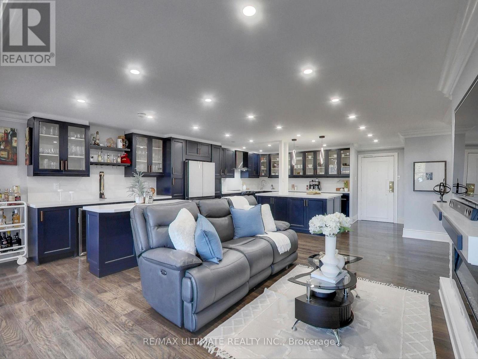 406 - 75 Emmett Avenue, Toronto, Ontario  M6M 5A7 - Photo 3 - W12655748