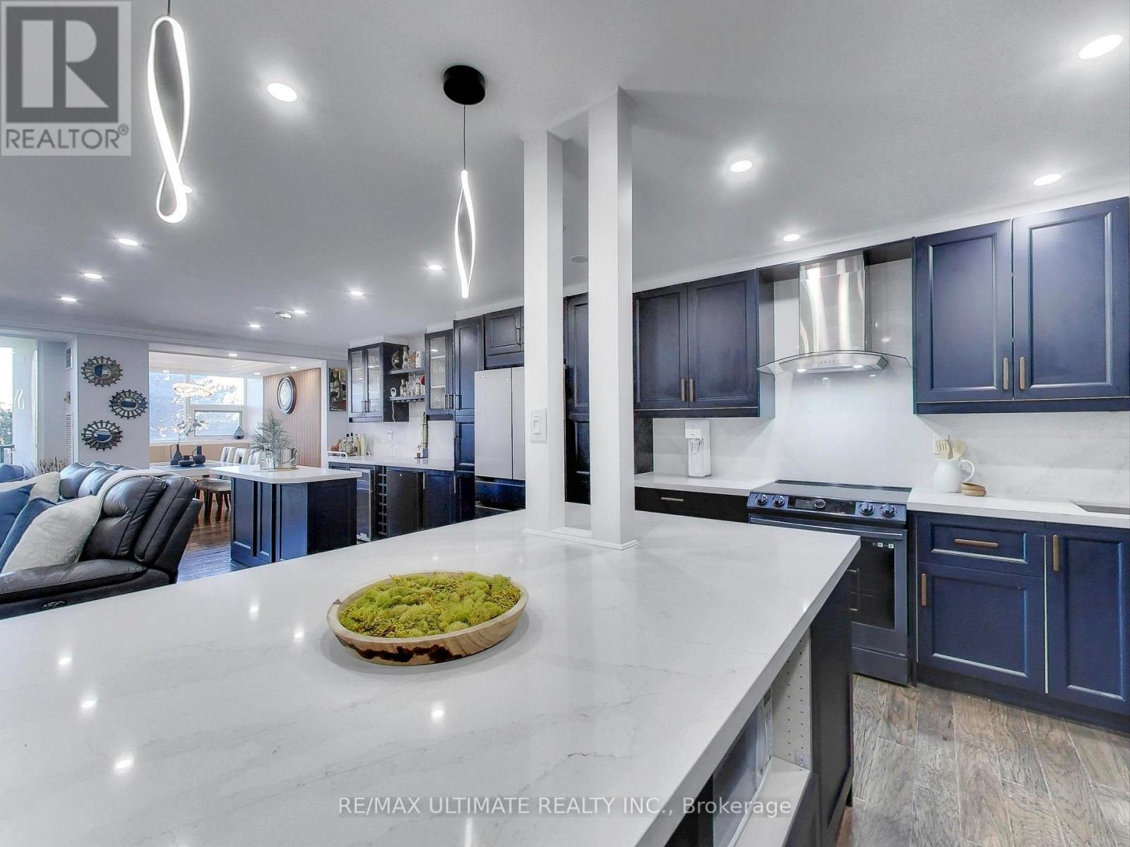 406 - 75 Emmett Avenue, Toronto, Ontario  M6M 5A7 - Photo 7 - W12655748