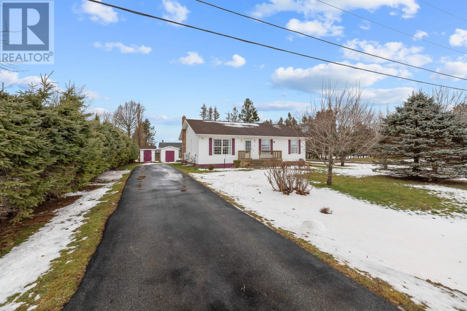 5 Conndine Crescent, Charlottetown, Prince Edward Island  C1A 7J7 - Photo 3 - 202600031