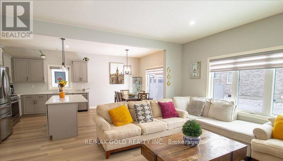 92 Middleton Avenue, London South, Ontario  N6L 1K3 - Photo 11 - X12655696