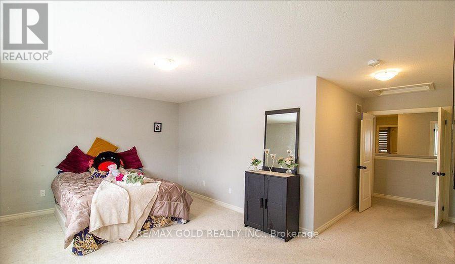 92 Middleton Avenue, London South, Ontario  N6L 1K3 - Photo 26 - X12655696